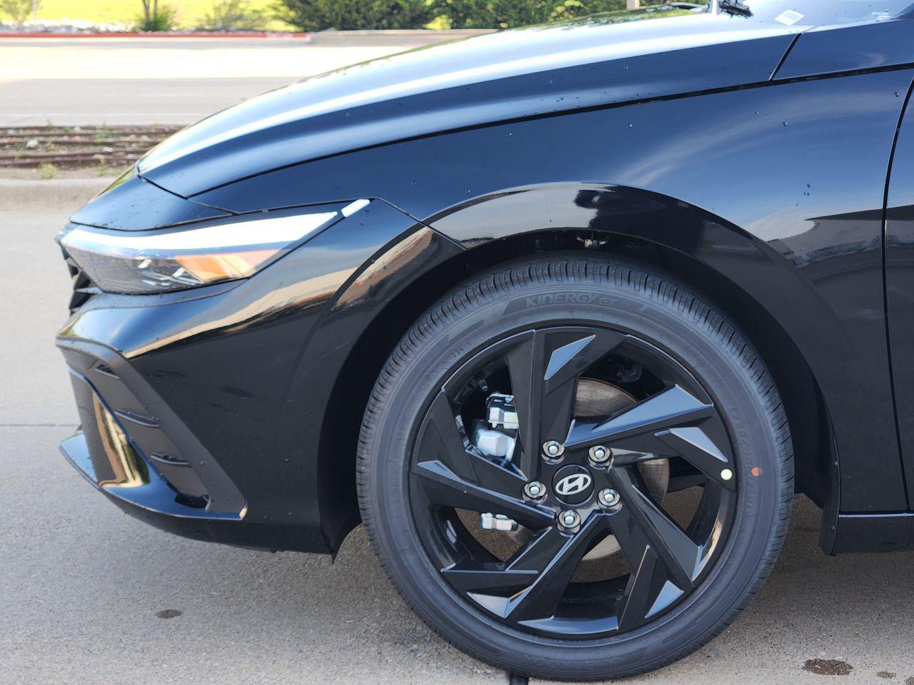 New 2026 Abyss Black Hyundai SEL Sport image 5