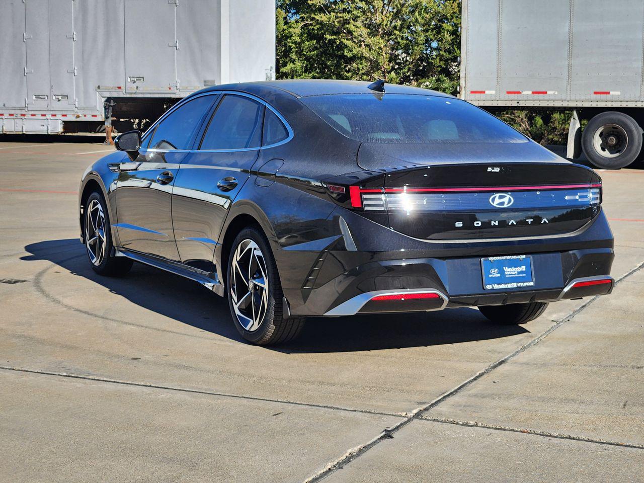 New 2026 Abyss Black Hyundai SEL Sport image 3