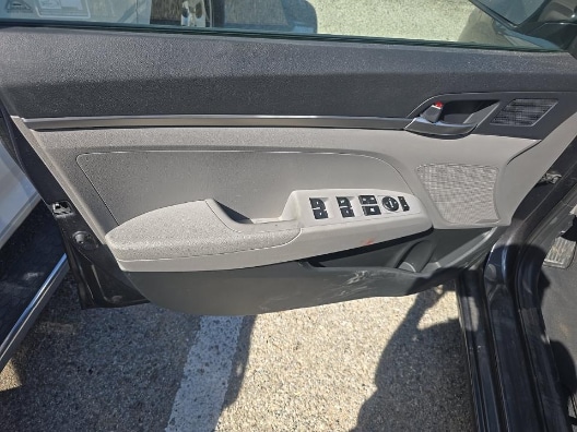 Used 2020 Portofino Gray Hyundai SE image 11