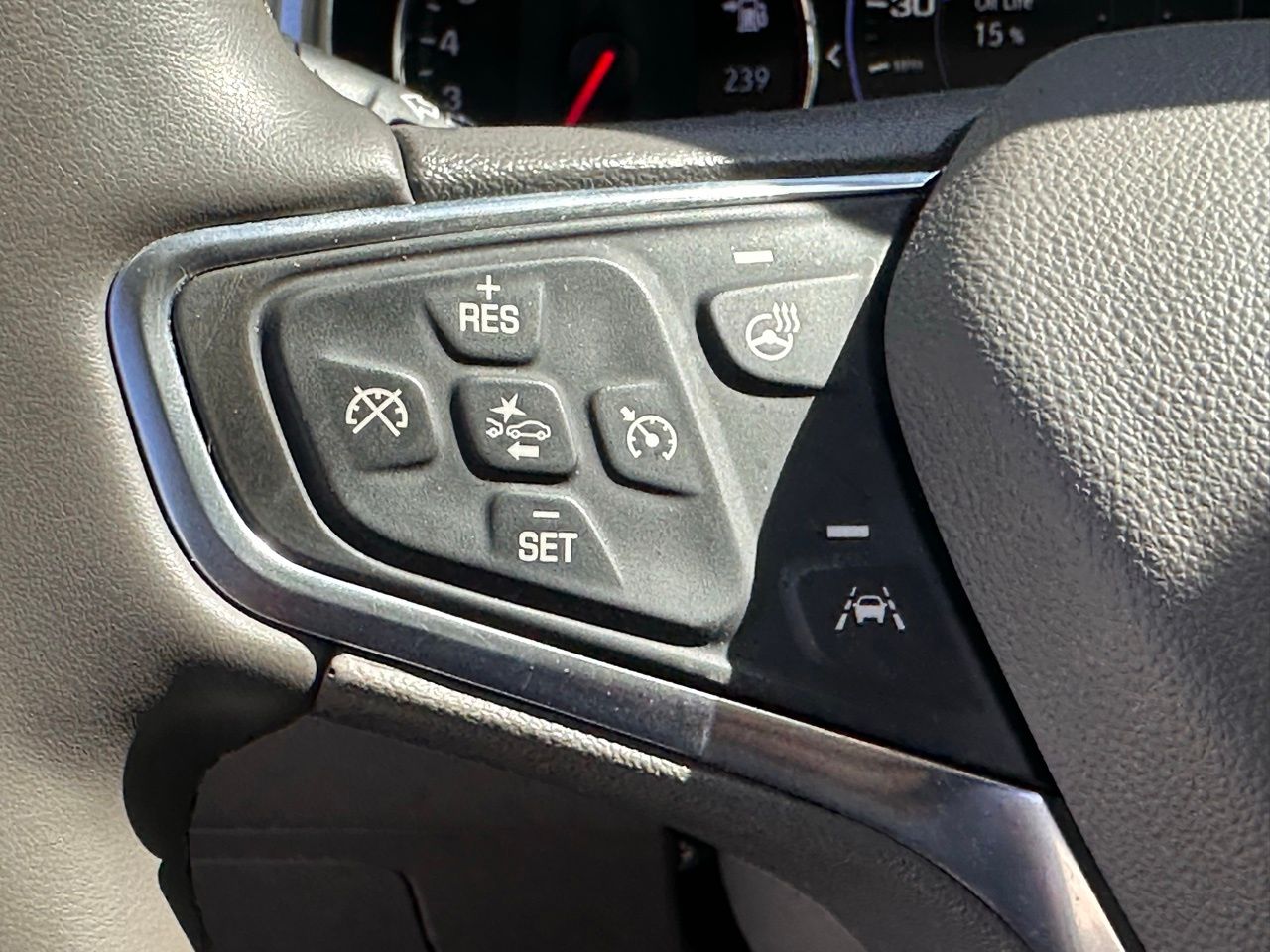 Used 2024 Summit White Chevrolet LT 2LT image 24