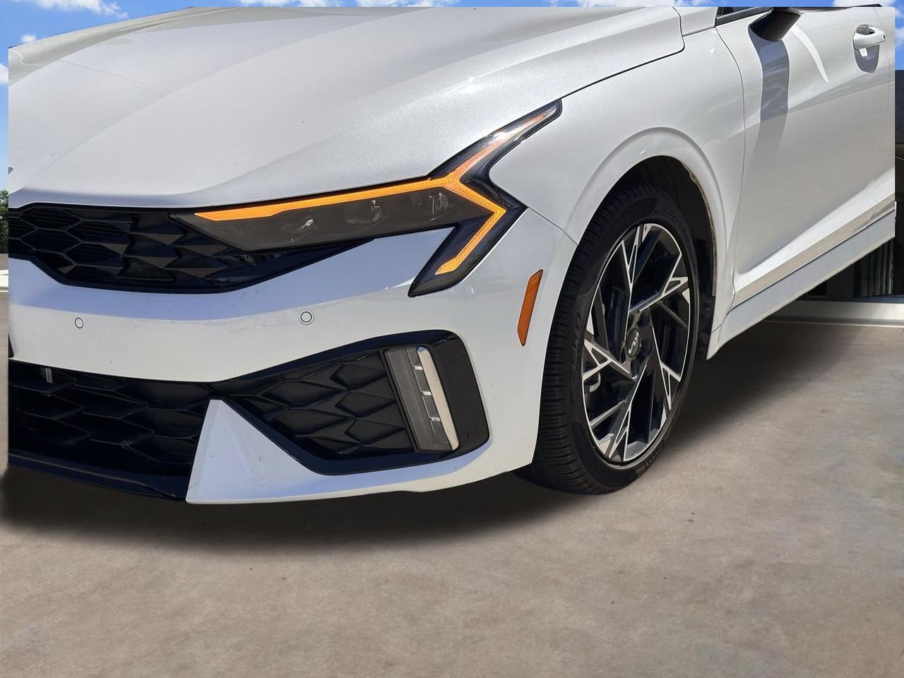 Used 2025 Snow White Pearl Kia GT-Line image 5