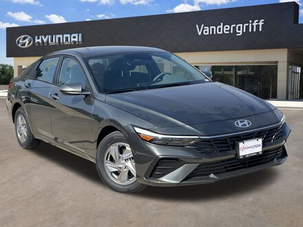 2025 Hyundai Elantra SE Sedan