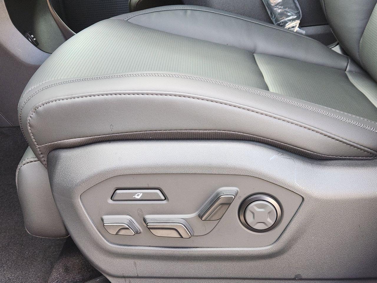 New 2026 Serenity White Hyundai Calligraphy image 24