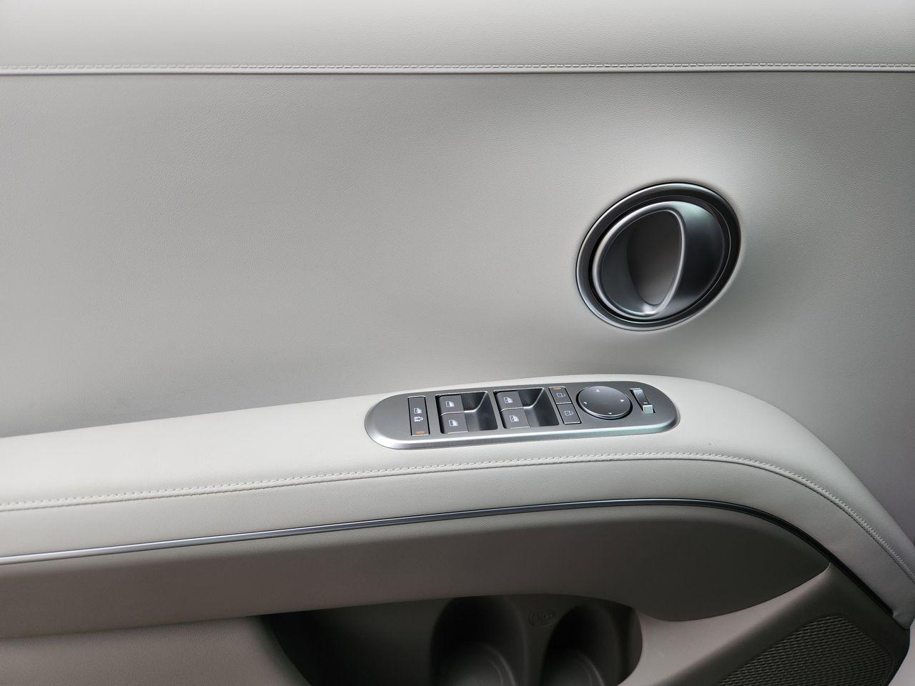 New 2026 WC9 White Hyundai SEL FWD image 21