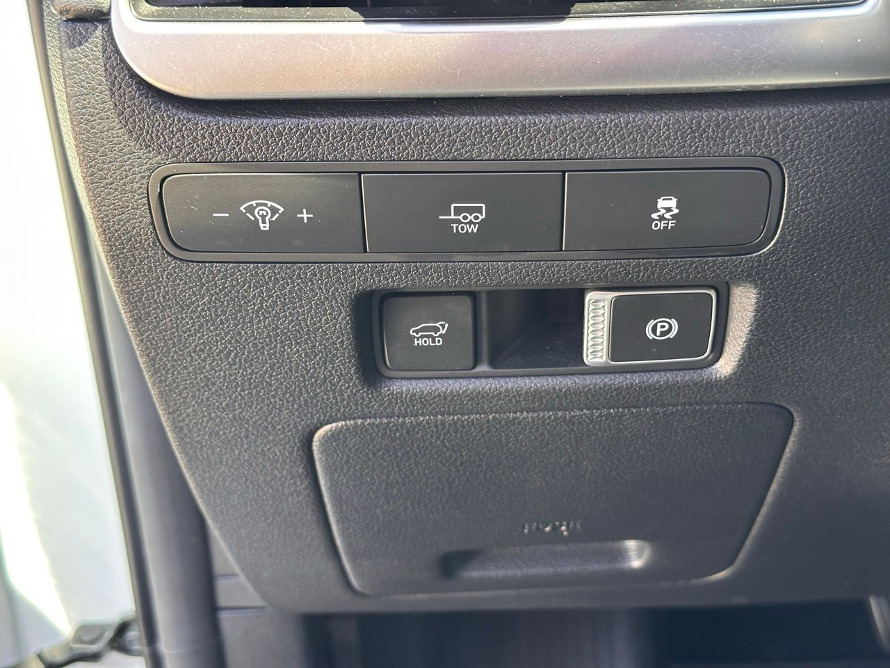 Used 2024 Hyper White Hyundai XRT image 27