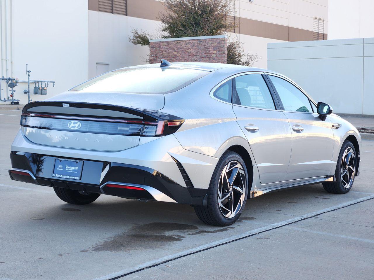 New 2026 T4A Silver Hyundai SEL Sport image 4