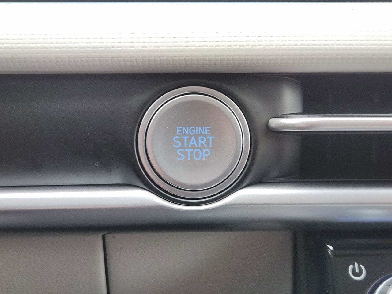 New 2026 W6H White Hyundai SEL FWD image 16