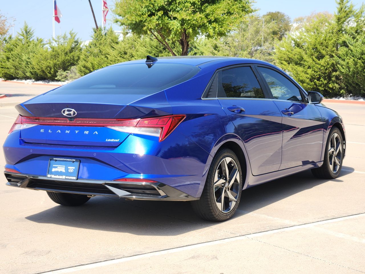 Used 2023 Intense Blue Hyundai Limited image 4