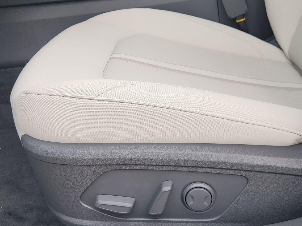 New 2026 T4A Silver Hyundai SEL Sport image 24