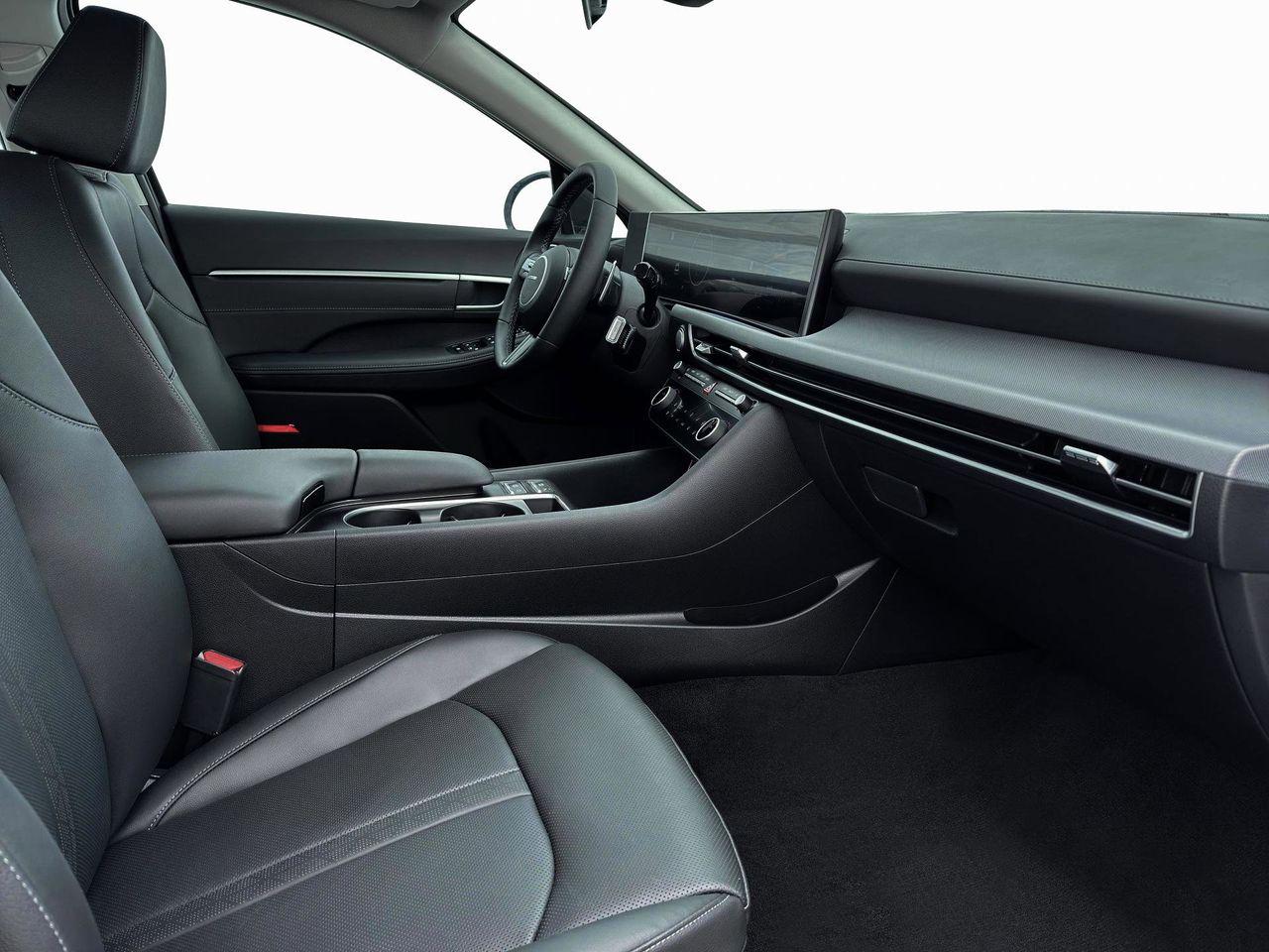 New 2026 W6H White Hyundai Limited image 15