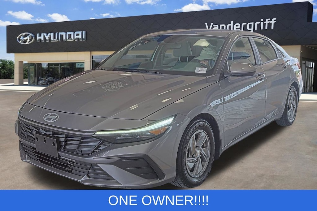 Used 2024 Hyundai Elantra SE Sedan