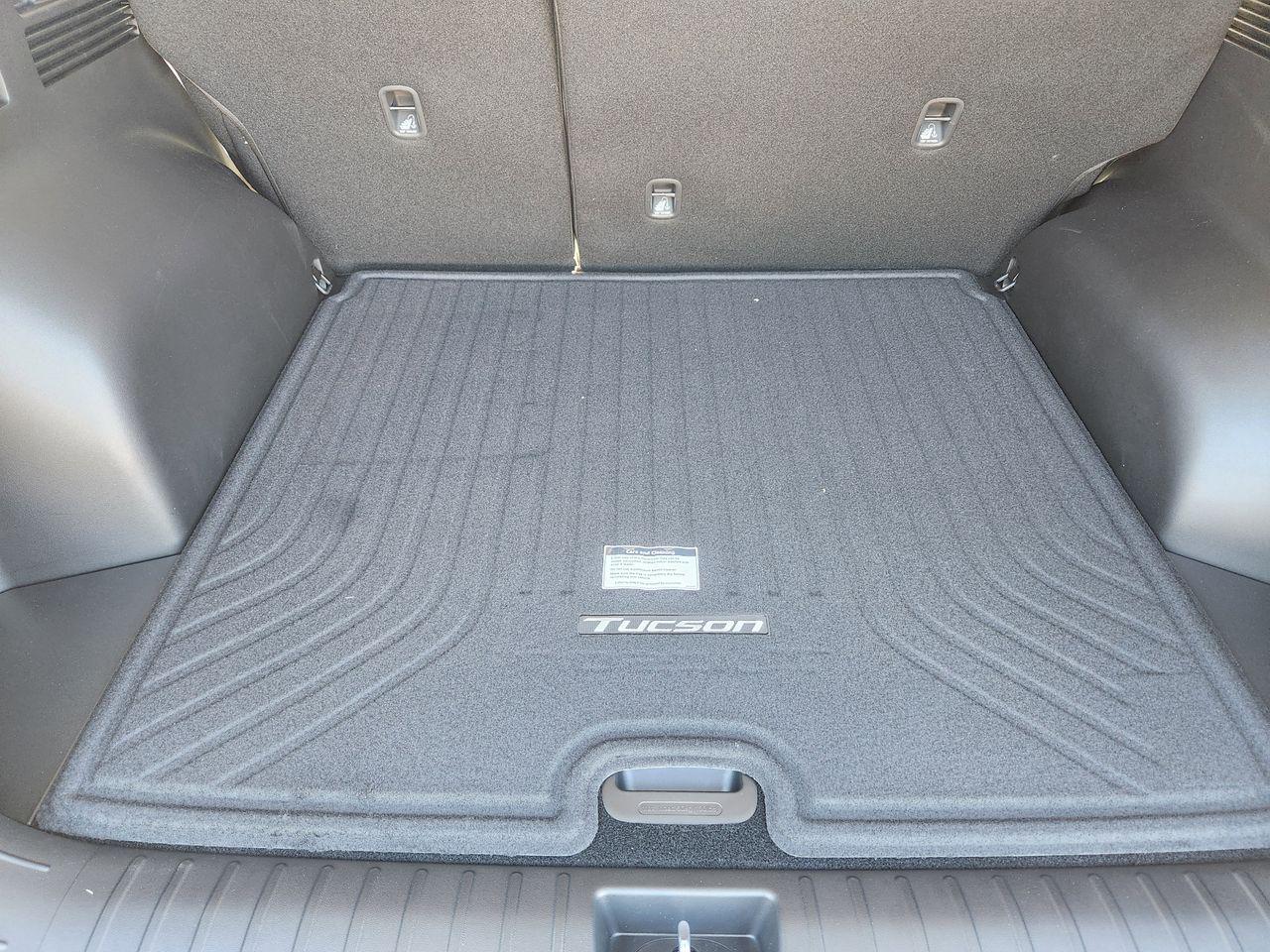 New 2026 W6H White Hyundai SEL FWD image 30