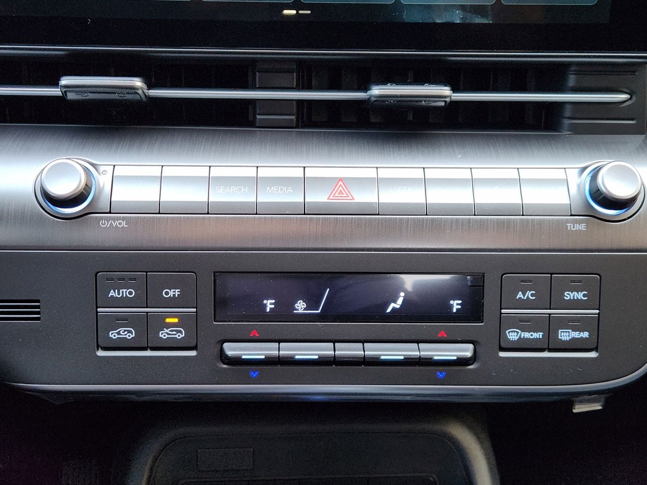 New 2026 SAW White Hyundai SEL Sport FWD image 15