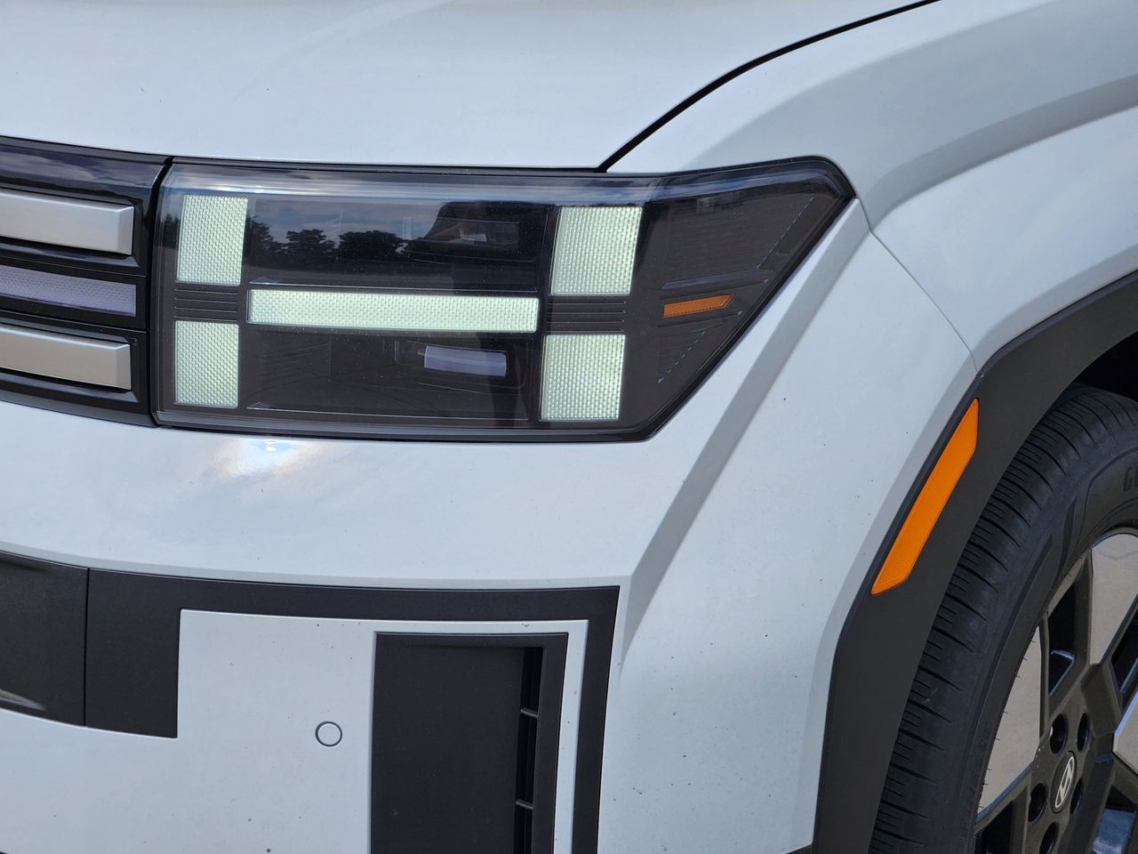 New 2026 W6H White Hyundai SEL image 6