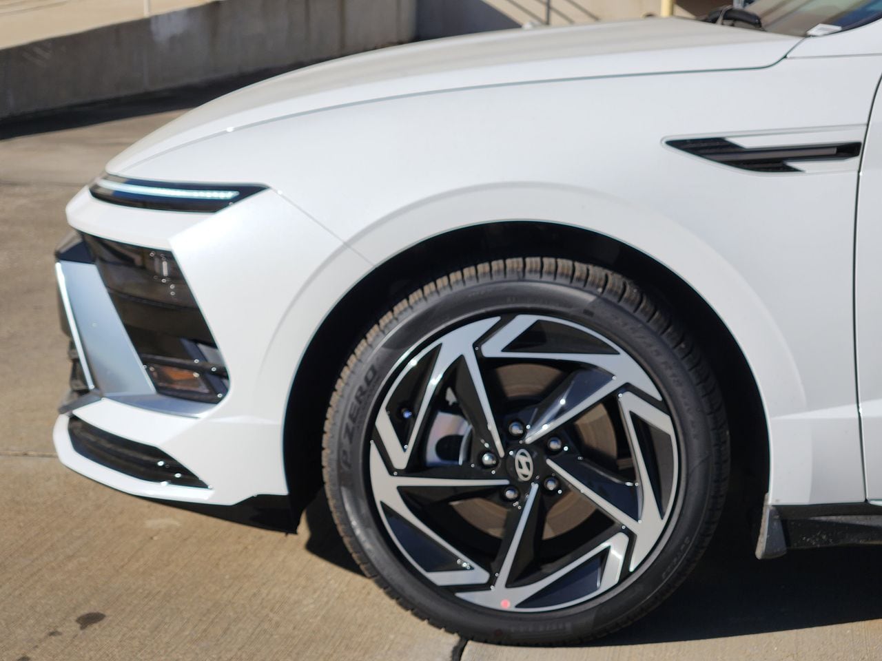 New 2026 W6H White Hyundai SEL Sport image 5