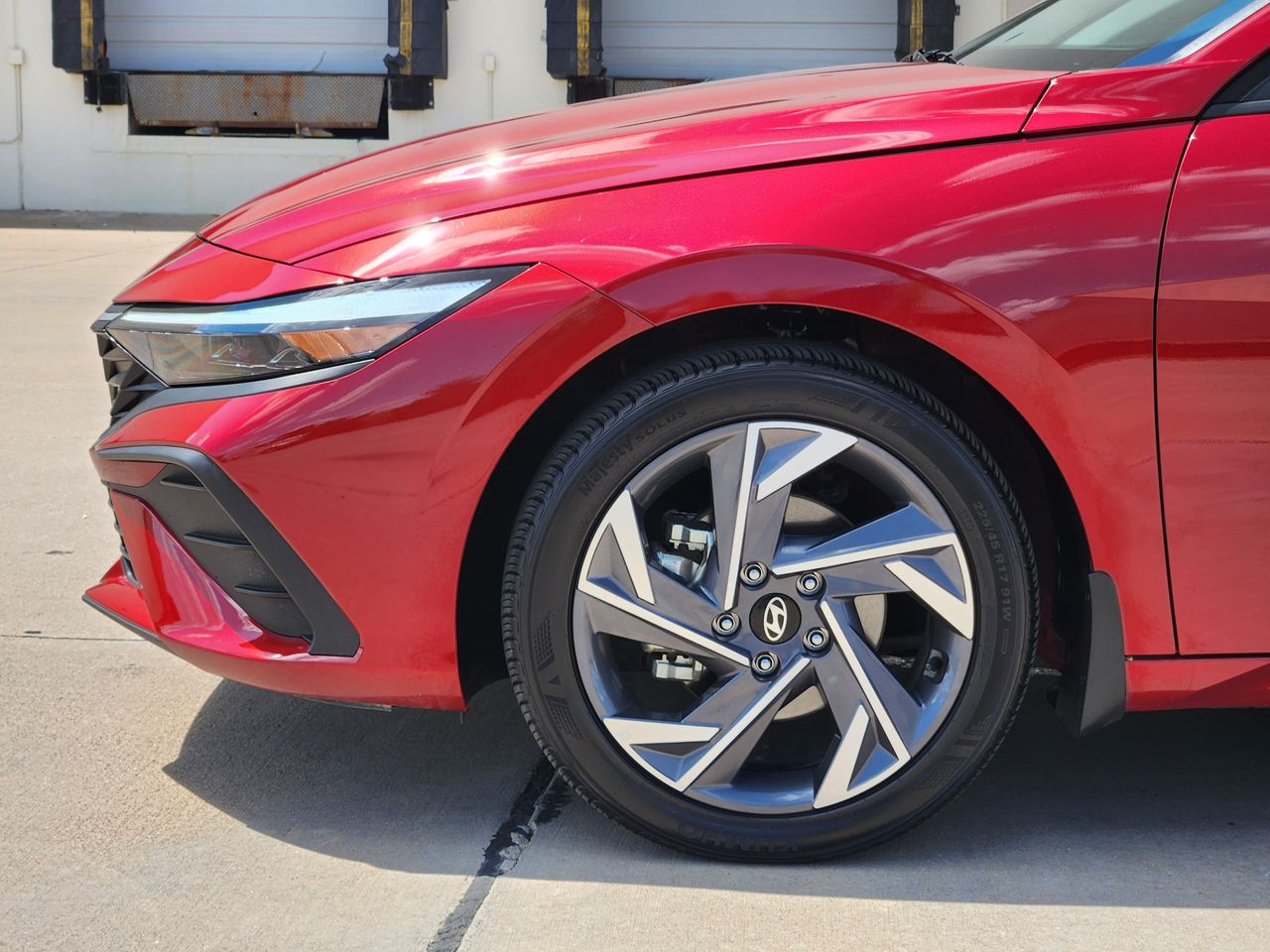 Used 2025 Ultimate Red Hyundai SEL Sport image 7