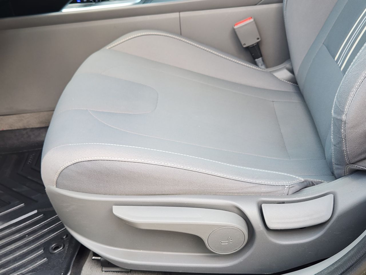 Used 2023 Portofino Gray Hyundai SEL image 23