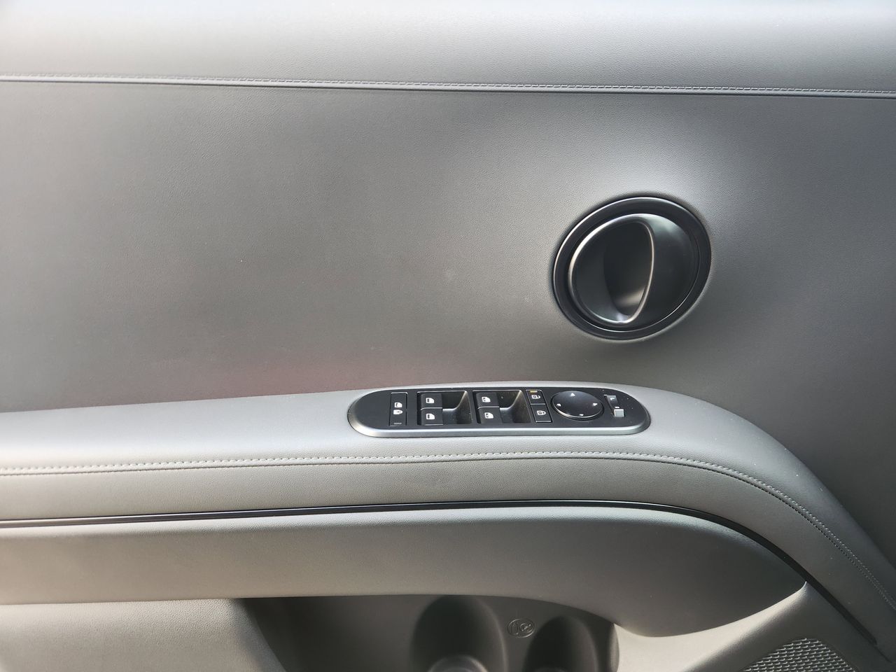 New 2026 PE2 Gray Hyundai XRT Pro image 21