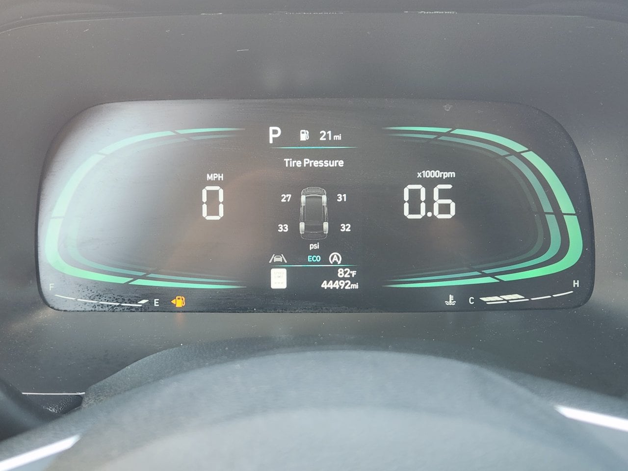 Used 2025 Hyper White Hyundai SEL image 13
