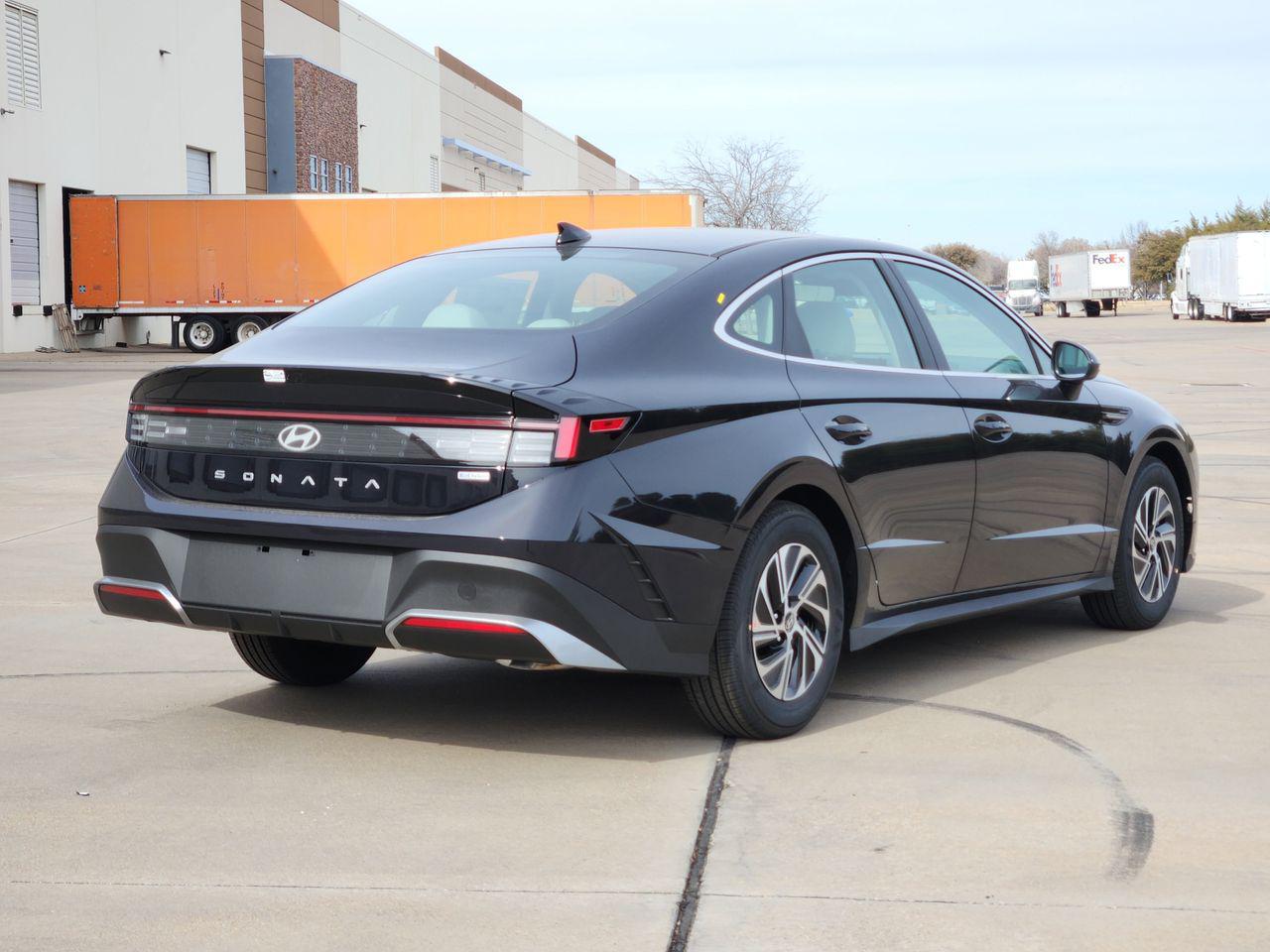 New 2026 Carbon Blue Hyundai Blue image 4