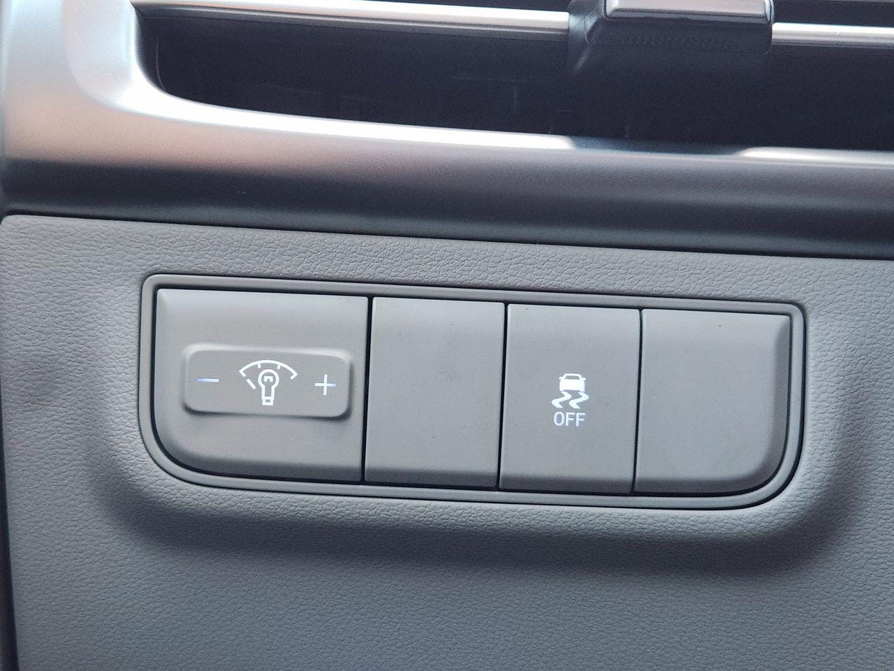 New 2026 W6H White Hyundai SE FWD image 20