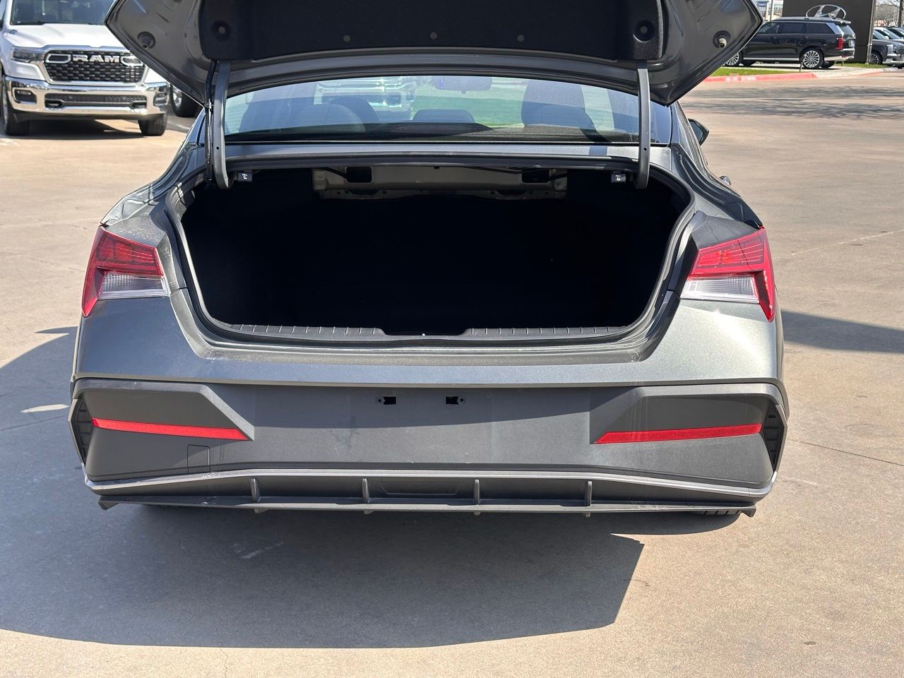 Used 2025 Fluid Metal Hyundai Blue image 19