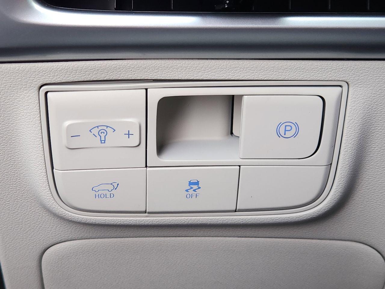 New 2026 Shimmering Silver Hyundai Limited FWD image 20