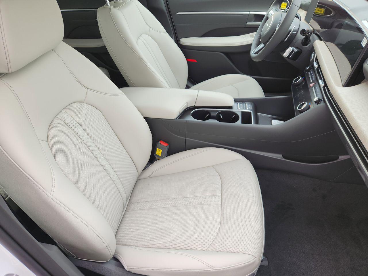 New 2026 W6H White Hyundai Limited image 11