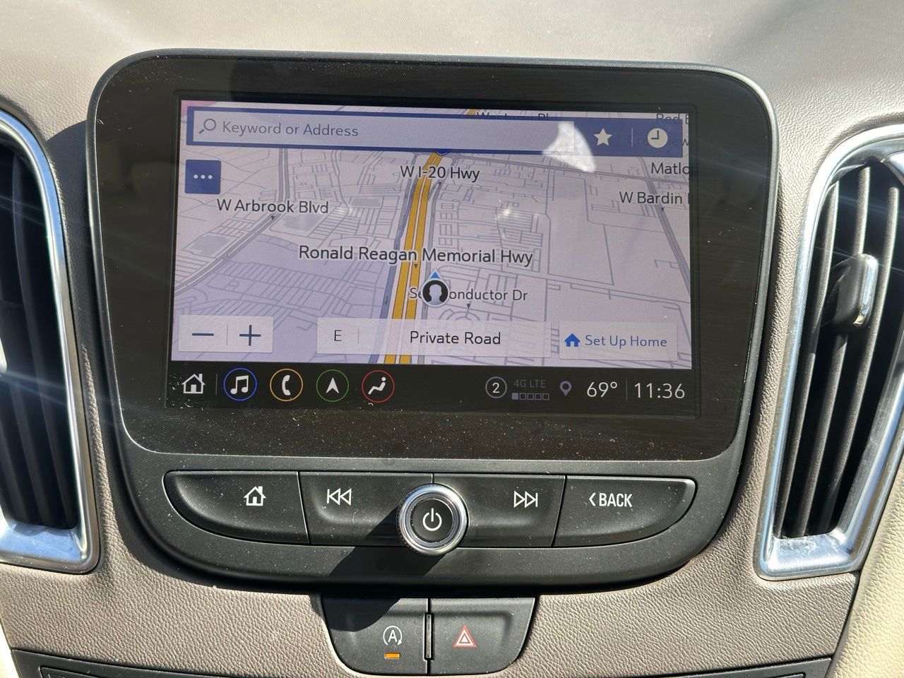 Used 2024 Summit White Chevrolet LT 2LT image 29