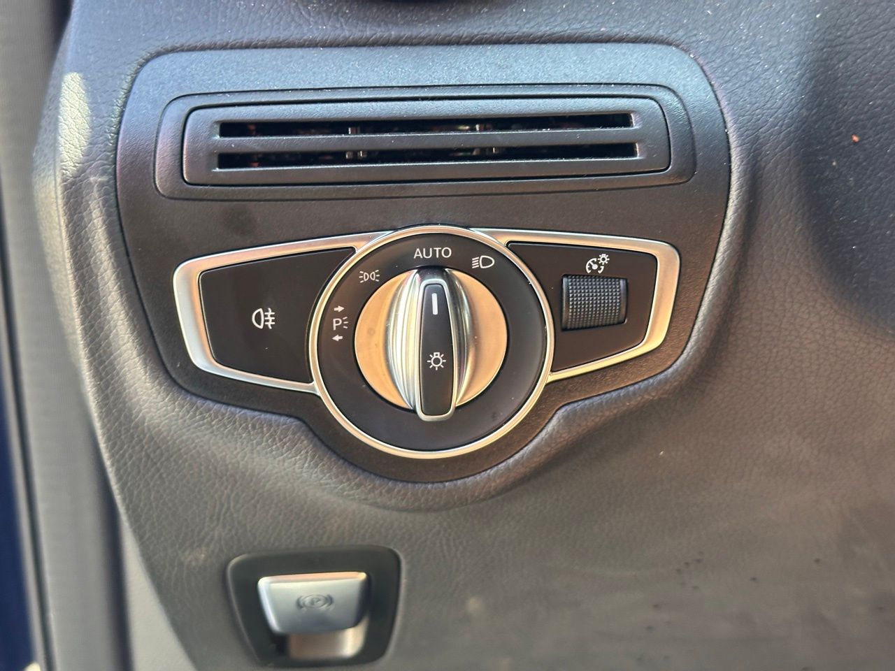 Used 2023 Nautical Blue Metallic Mercedes-Benz GLC 300 Coupe 4matic® image 29