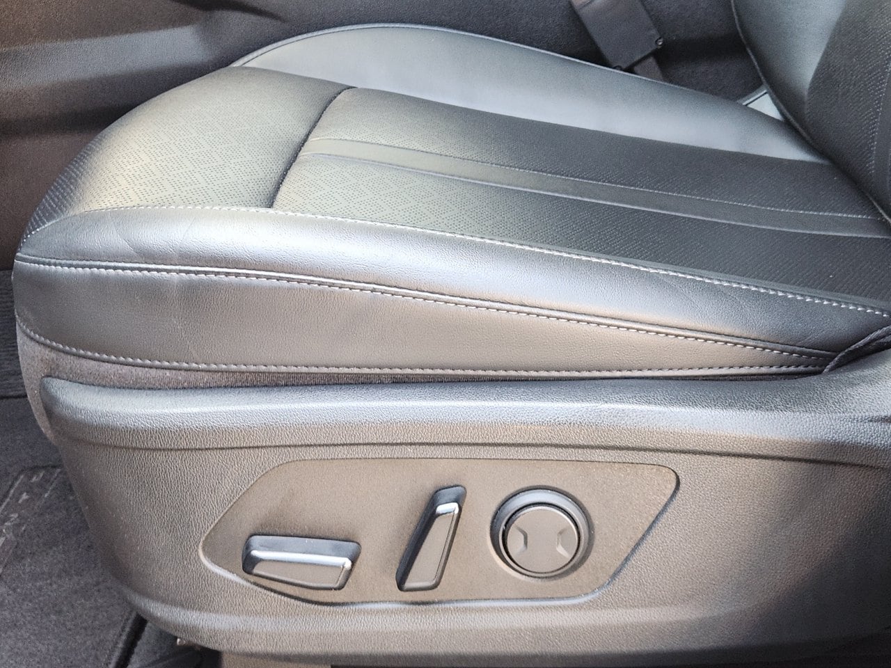 Used 2022 Wolf Gray Kia SX image 21