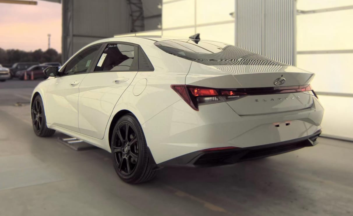 Used 2023 Quartz White Hyundai SEL image 8