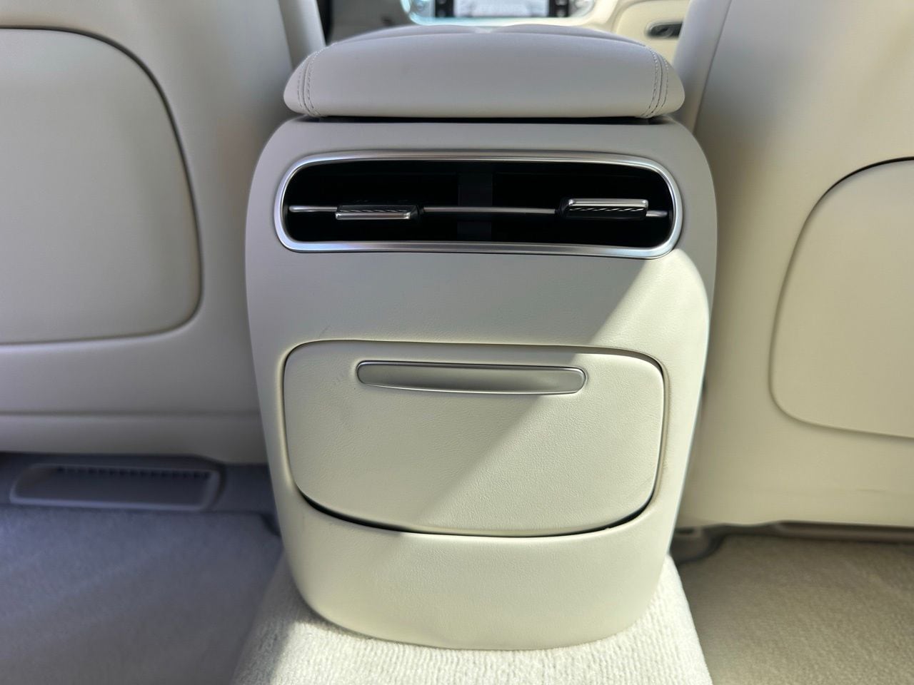 Used 2025 Uyuni White Genesis 3.5T e-SC image 15