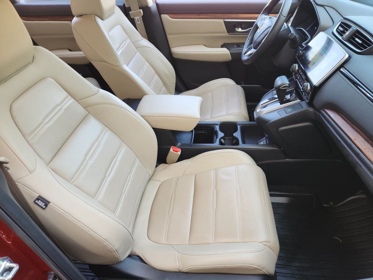 Used 2018 Basque Red Pearl II Honda Touring image 10