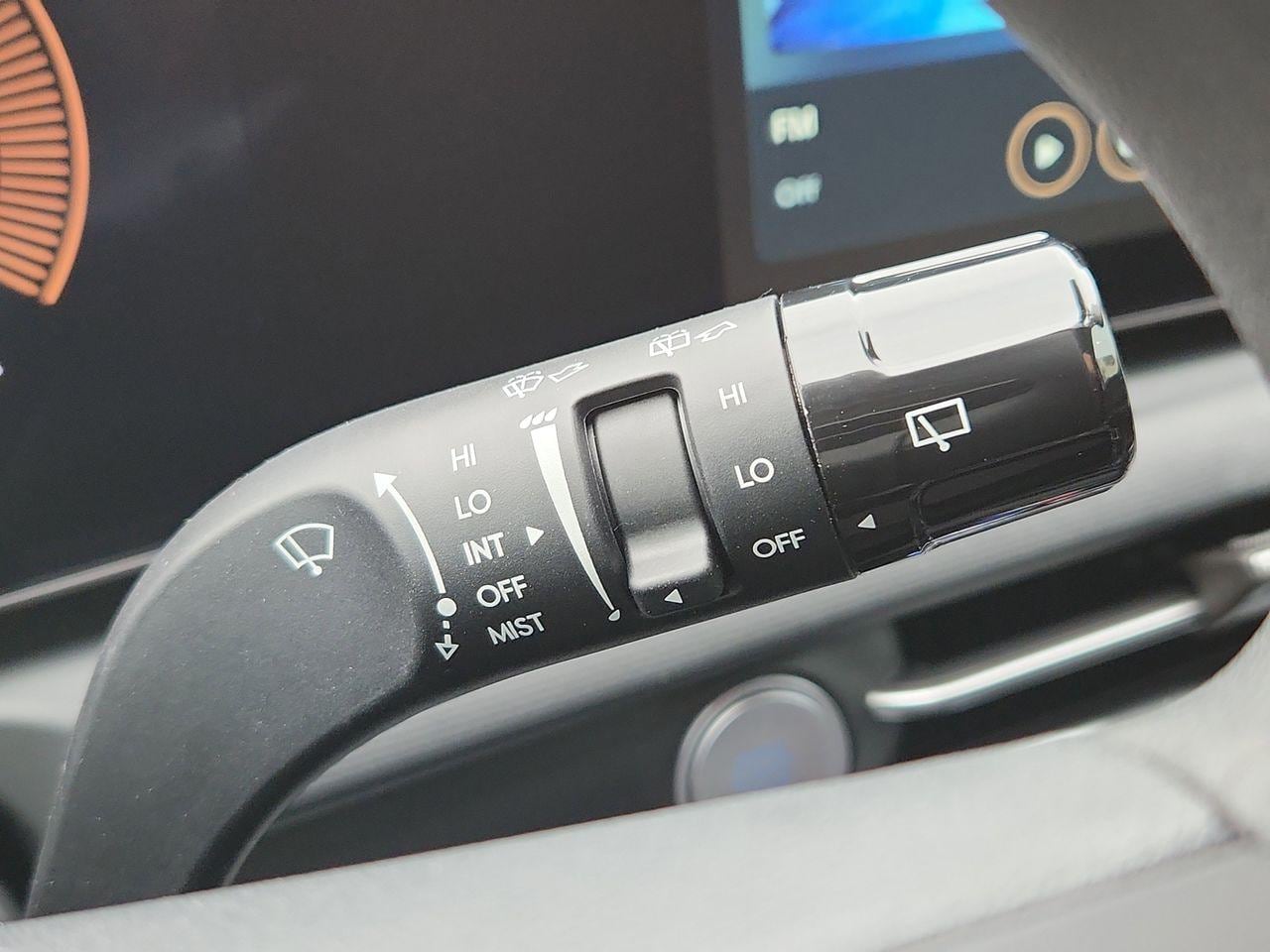 New 2026 W6H White Hyundai SEL FWD image 30