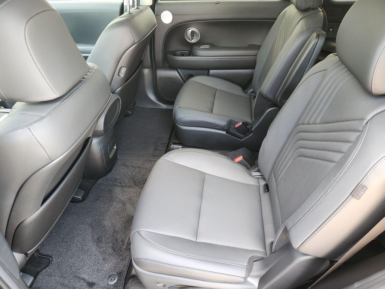 New 2027 Abyss Black Pearl Hyundai Blue SEL Premium 7P image 30