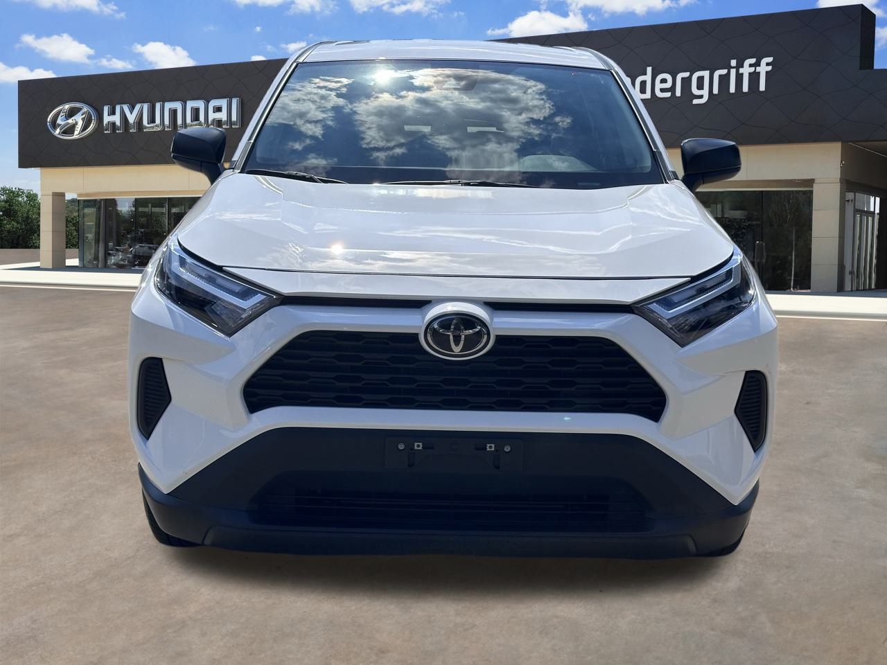 2023 Toyota RAV4 LE photo 2