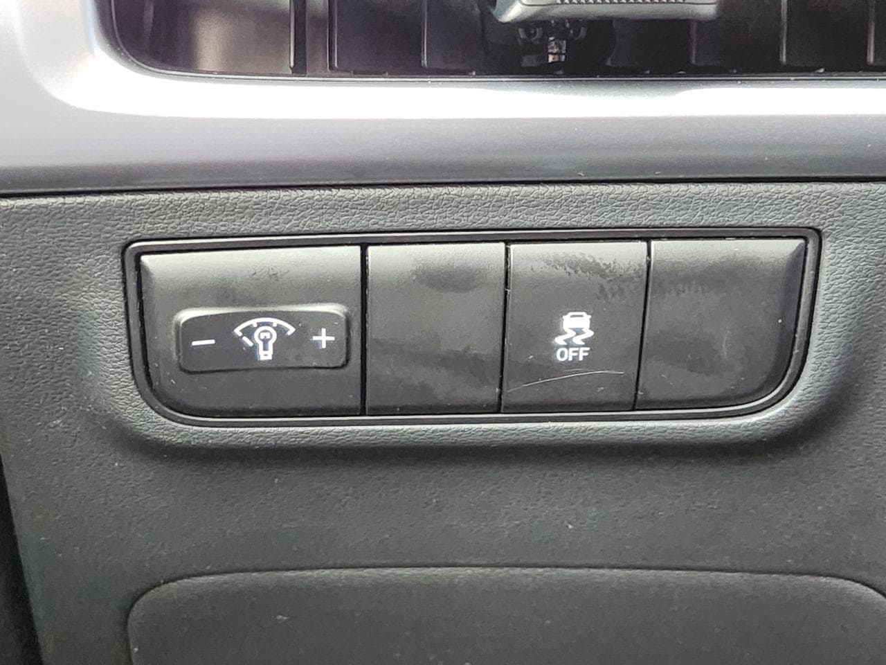 New 2026 Serenity White Pearl Hyundai SE FWD image 20