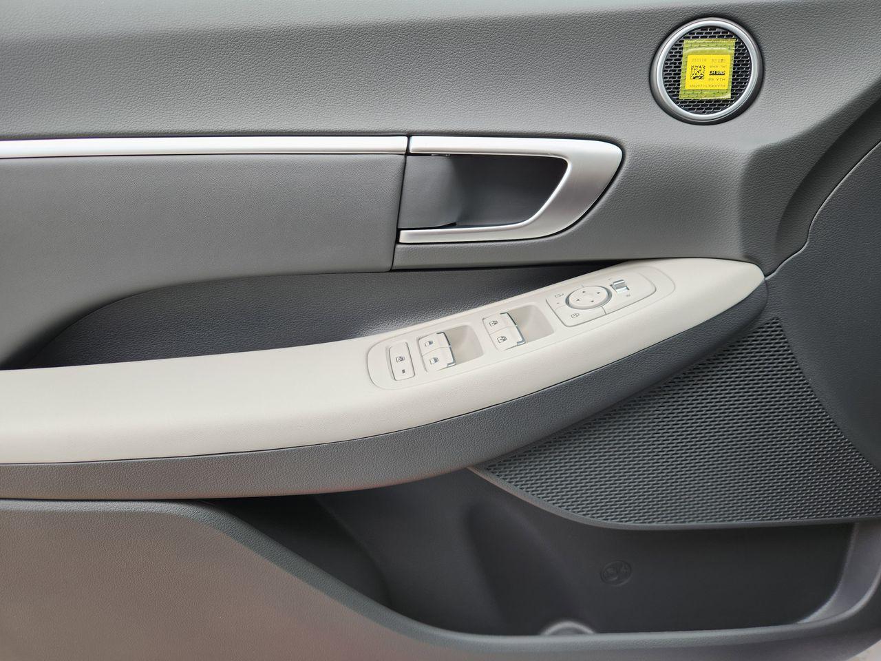 New 2026 Serenity White Hyundai SEL Sport image 23