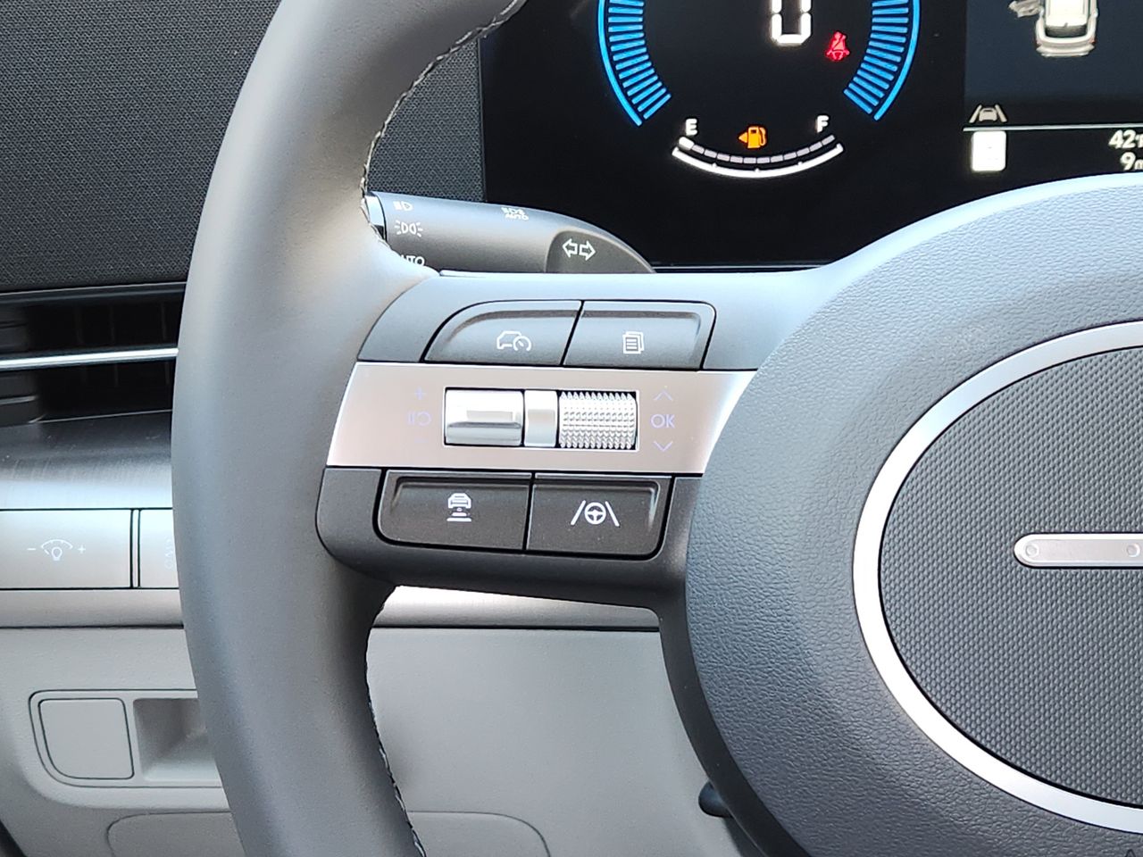 New 2026 PE2 Gray Hyundai SEL Sport FWD image 25