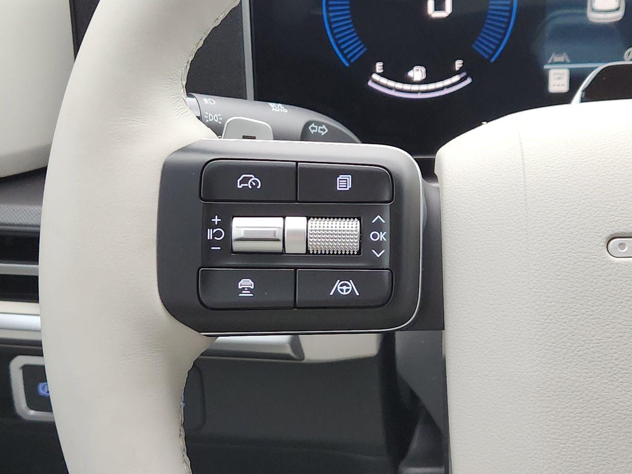 New 2026 Phantom Black Hyundai SEL FWD image 25