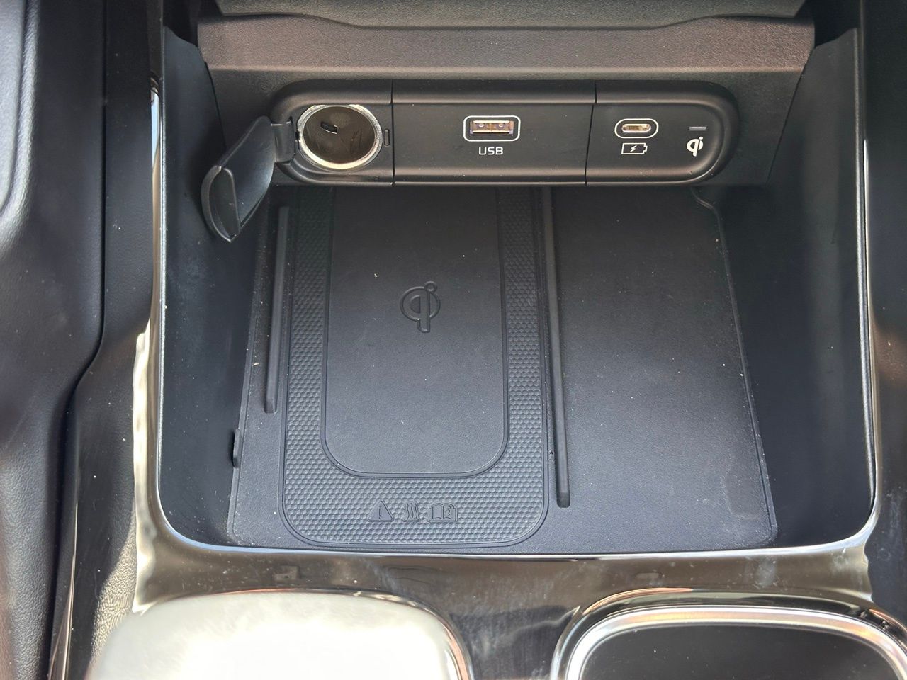 Used 2025 Ebony Black Kia EX image 38