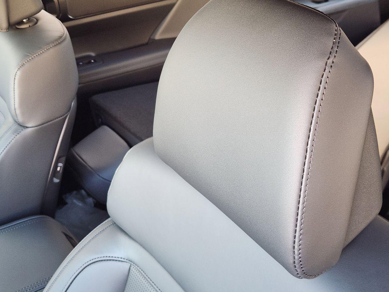 New 2026 R2T Silver Hyundai Calligraphy FWD image 11