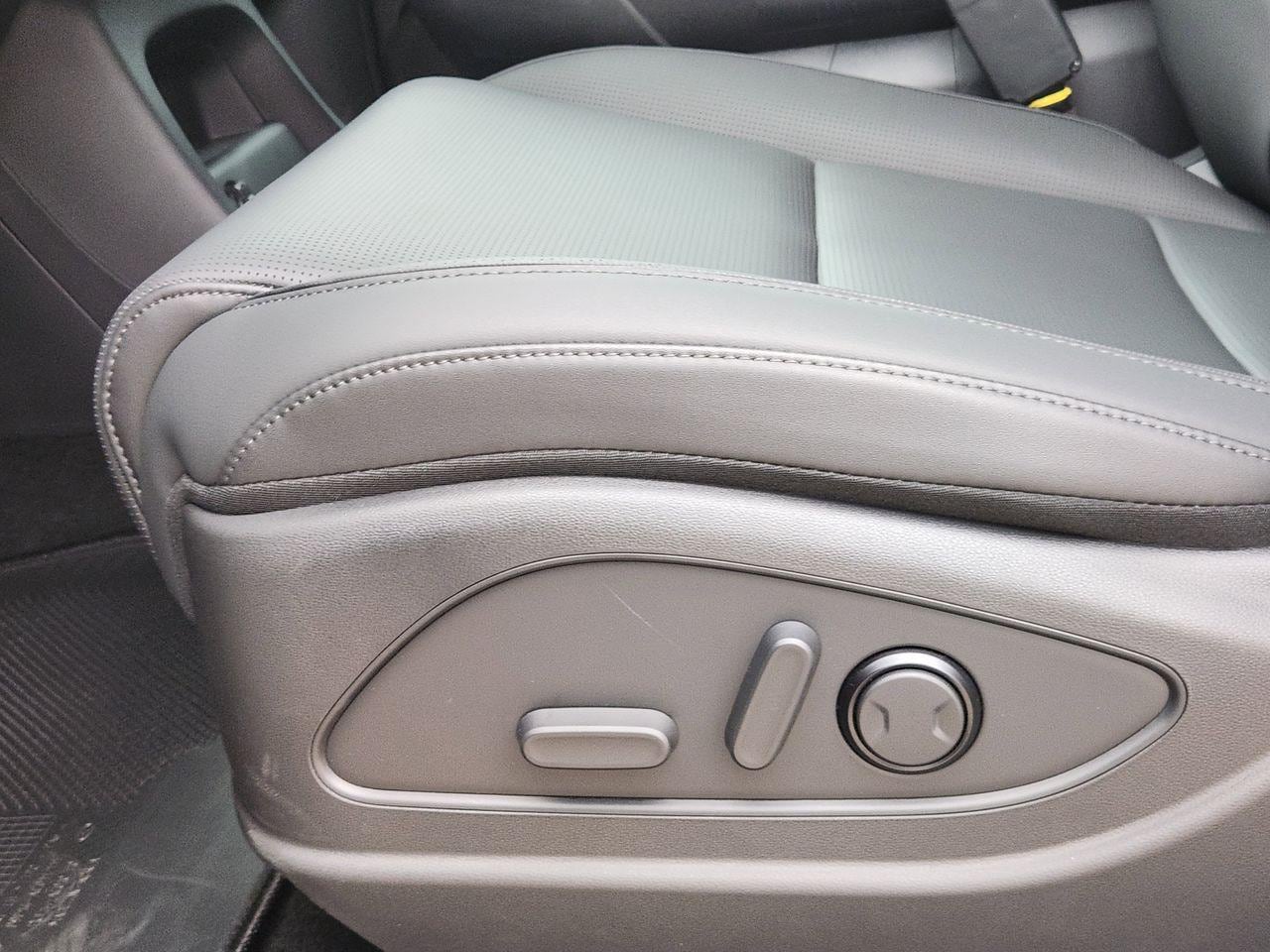 New 2026 Creamy White Pearl Hyundai XRT Pro image 24