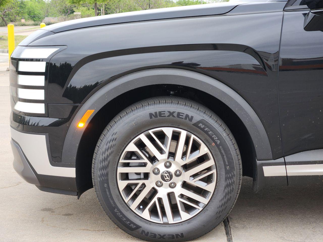 New 2026 A2B Black Hyundai SEL FWD image 5