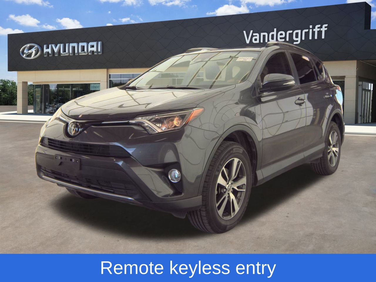 2018 Toyota RAV4 XLE photo 2