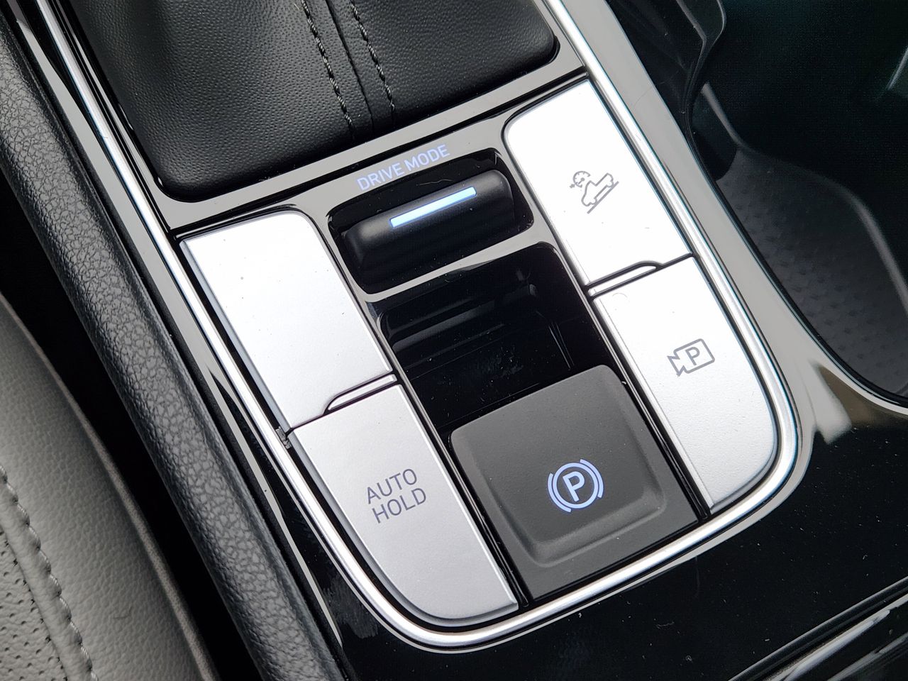 New 2026 S3B Black Hyundai SEL Activity FWD image 17