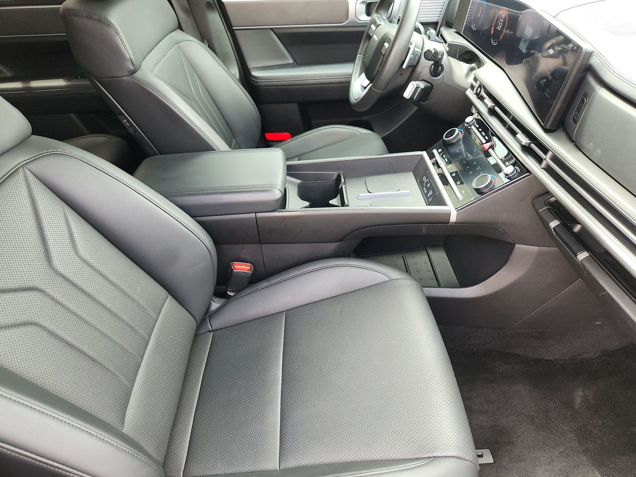 2025 Hyundai Santa Fe SEL - Photo 11