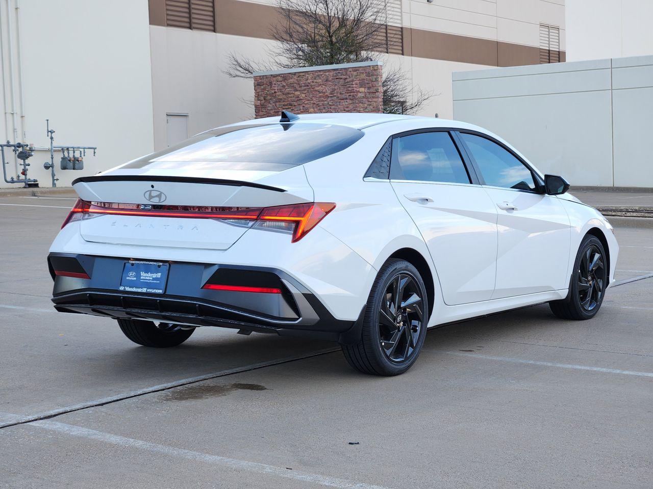 New 2026 W6H White Hyundai SEL Sport Premium image 4