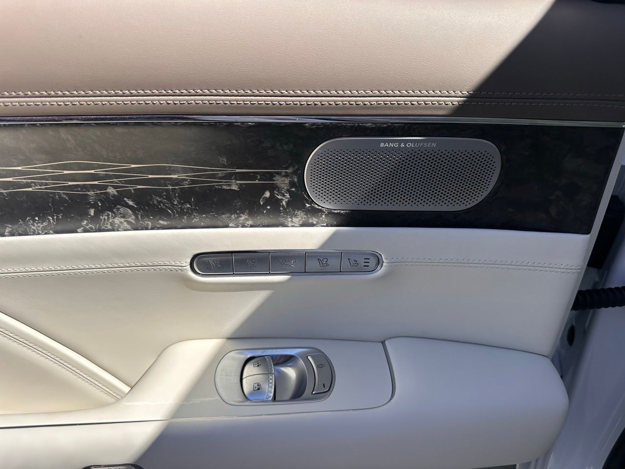 Used 2025 Uyuni White Genesis 3.5T e-SC image 23